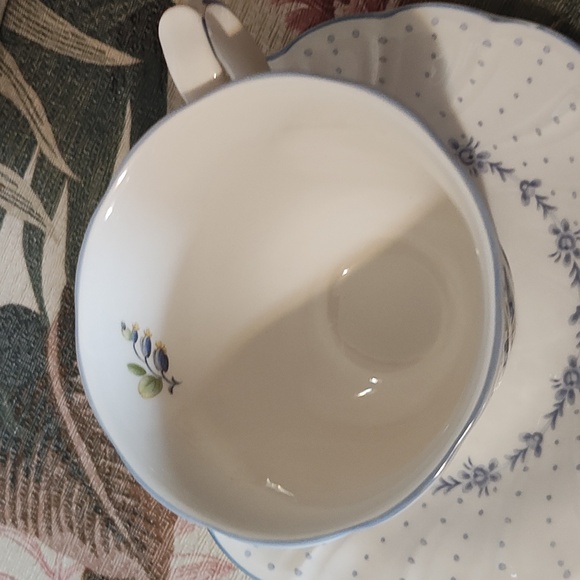 Floral Blue Teacup and Saucer Set - Picture 4 of 12